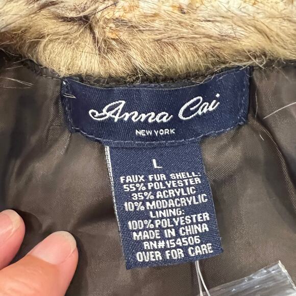 NWT Francesca's  Brown & Tan Faux Fur Animal Print Vest - SIZE LARGE - Picture 6 of 10